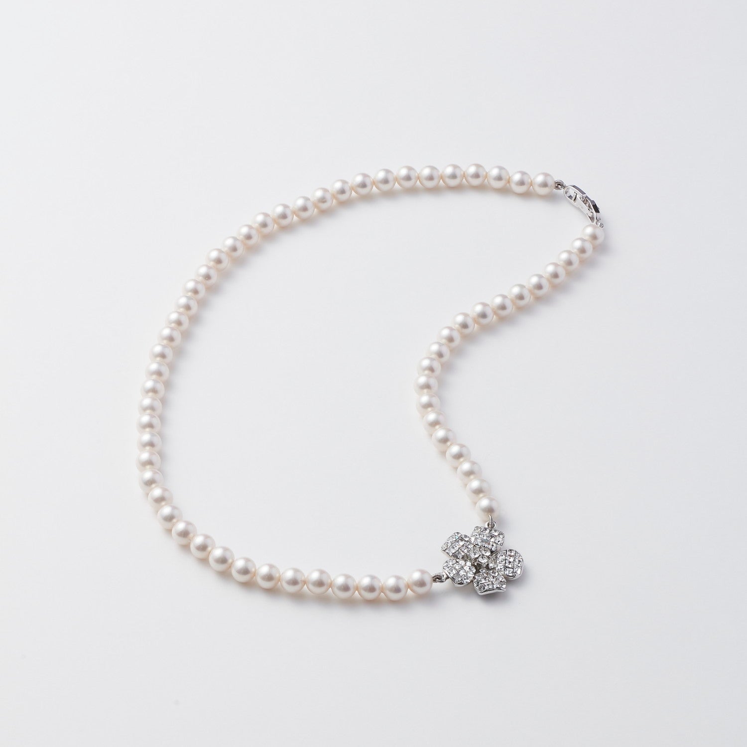 45187 Necklace “Petite Angel” – FOXEY 公式オンラインストア