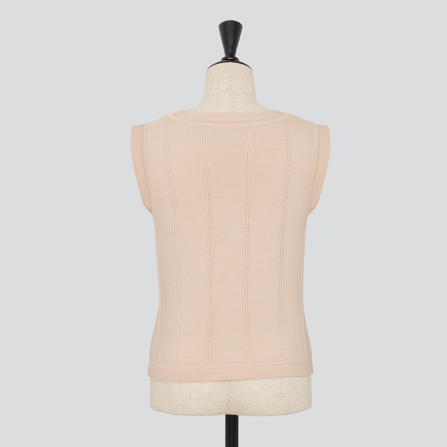 Knit Top：Back Style