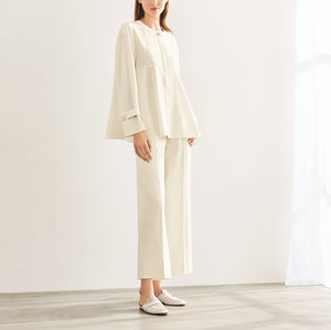 FOXEY 人工皮革　ホワイト　ロングコート　おまけ付き　特記あり Foxy Leather Coat w/ Fox Fur In White -..-. ZCRAVE™ OFFICIAL