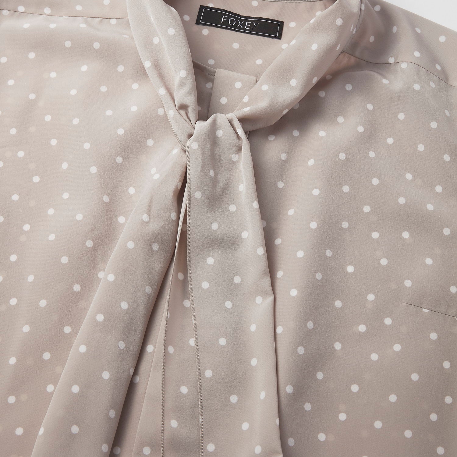 44599 Blouse “Peyton” – FOXEY 公式オンラインストア
