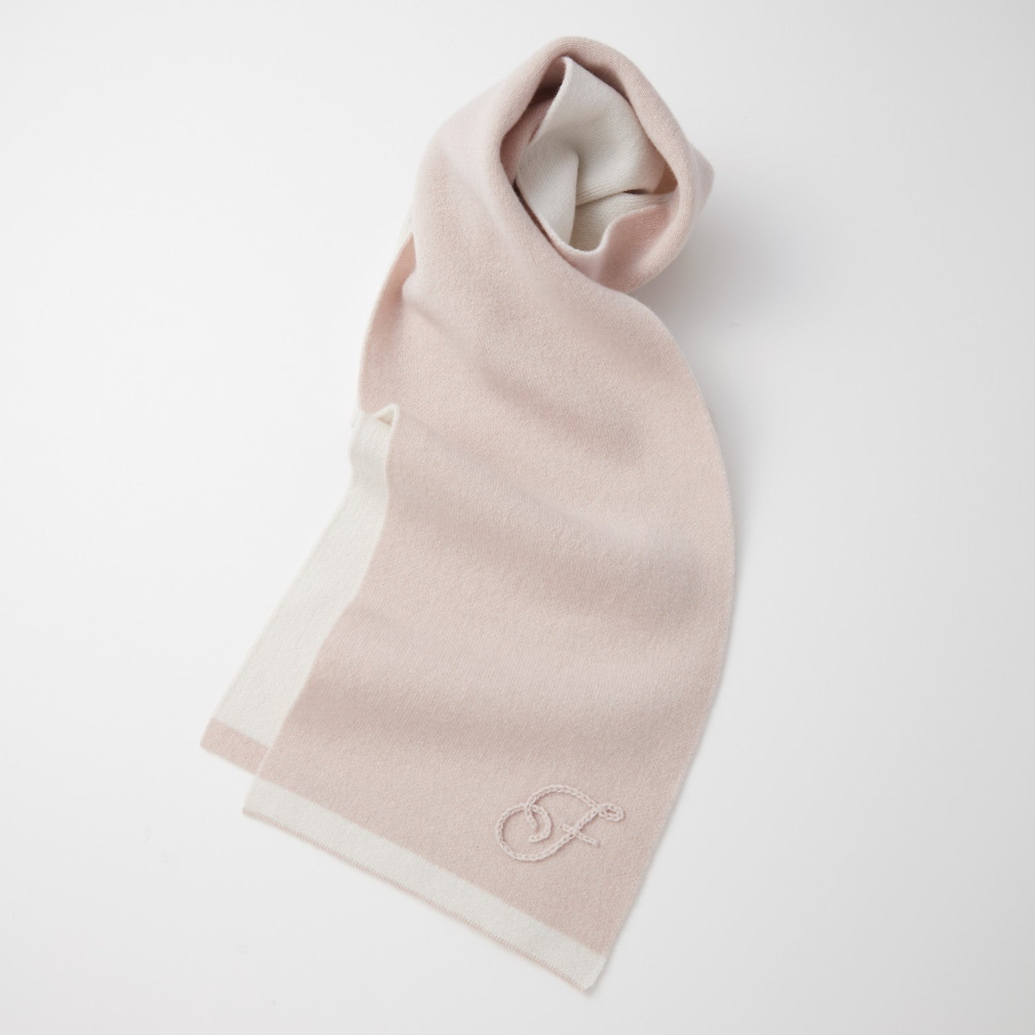 アンティークベージュ